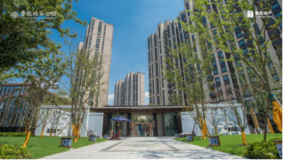 千人挤爆售楼处！南京最“潮”示范区首亮相，成全城焦点