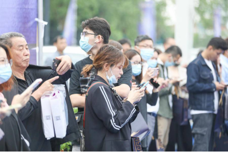 金陵越千载 府开迎万象